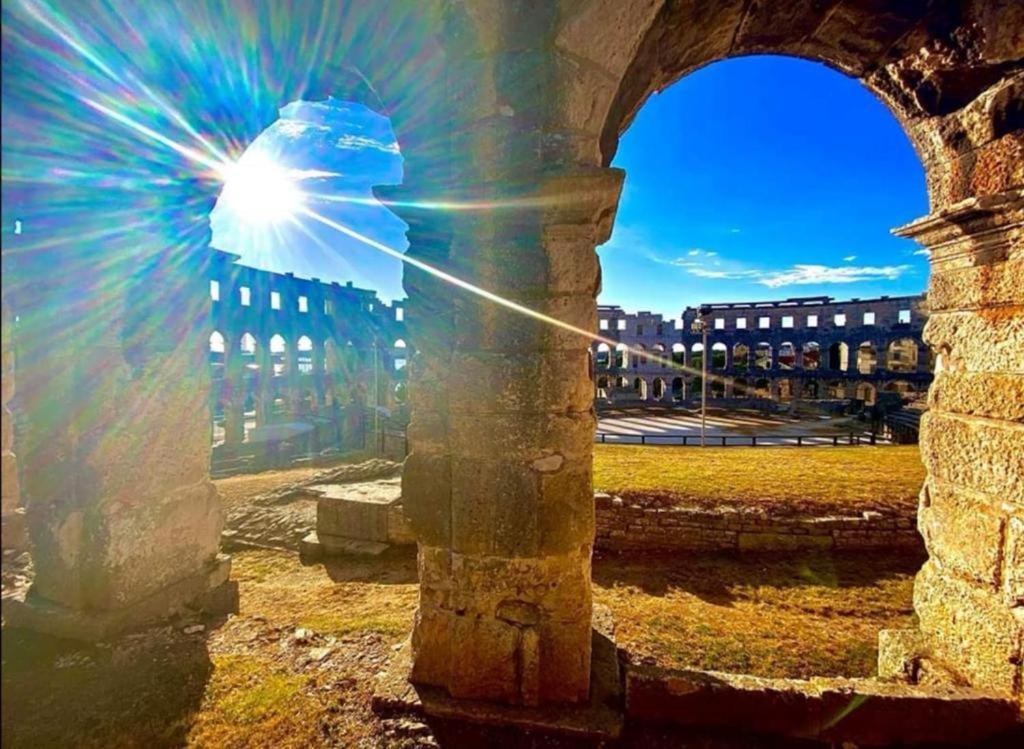 Apartmani Delas Pjescana Uvala Exteriér fotografie