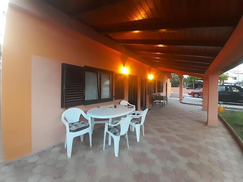 Apartmani Delas Pjescana Uvala Exteriér fotografie