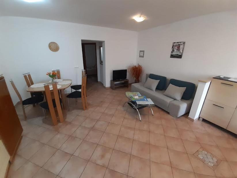 Apartmani Delas Pjescana Uvala Exteriér fotografie