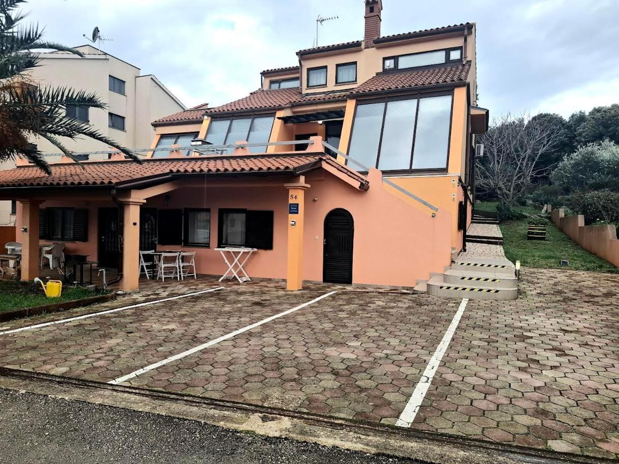 Apartmani Delas Pjescana Uvala Exteriér fotografie